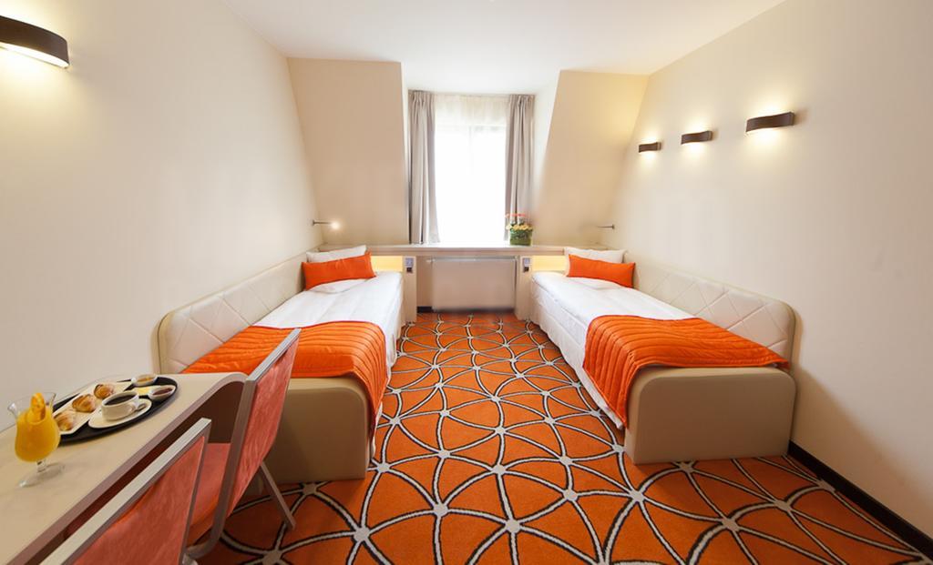 Hotel Eclipse Domasław 객실 사진